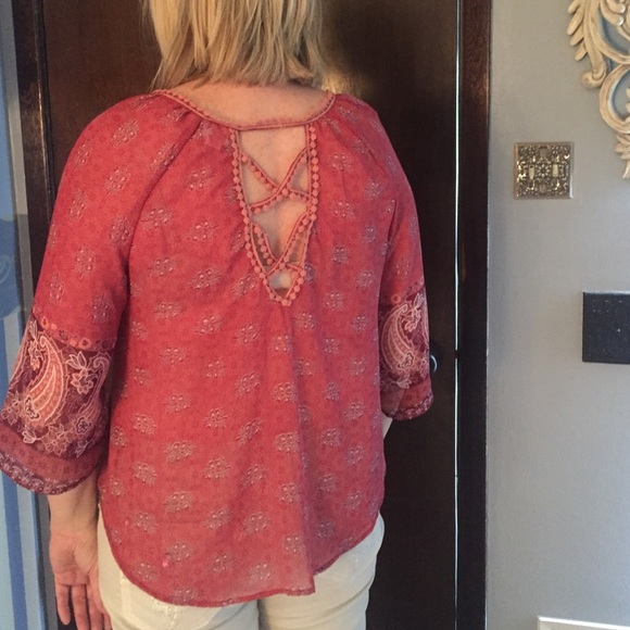 Top - Picture 2 of 2