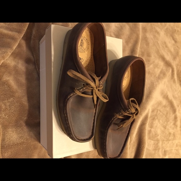 Beeswax wallabee clarks. Size 9. Worn twice.