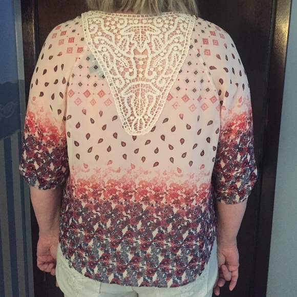 Top - Picture 2 of 2