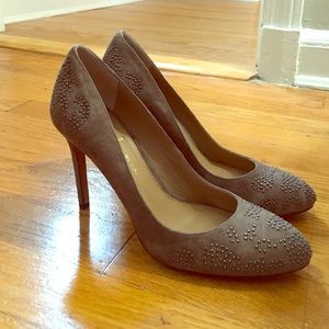 Vince Camuto Signature pump. Never worn sz 7