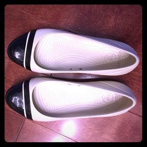 Crocs patent leather toe !