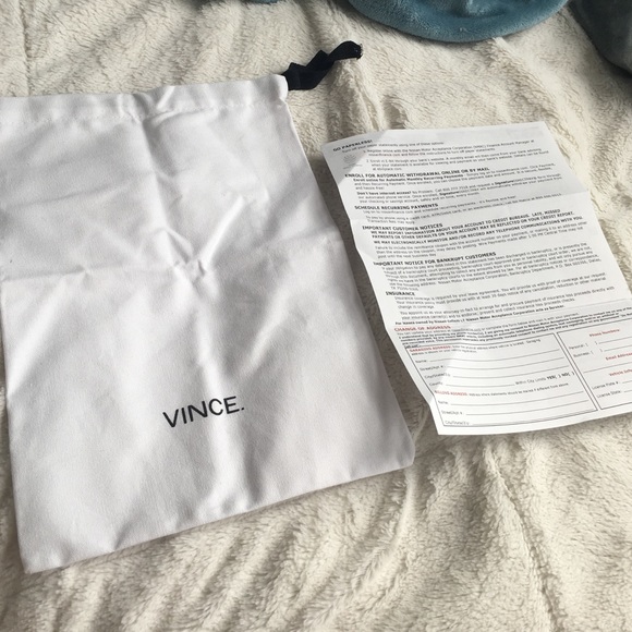 Vince cloth dust bag.