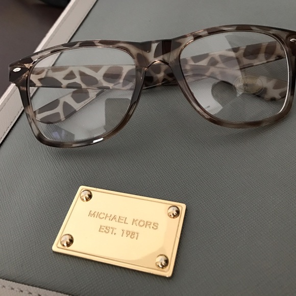 Trendy eyeglasses - Picture 4 of 4