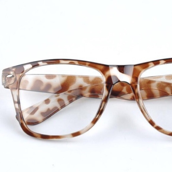 Trendy eyeglasses - Picture 1 of 4