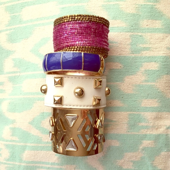 4 bracelets