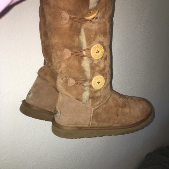Bailey button uggs - Picture 1 of 4
