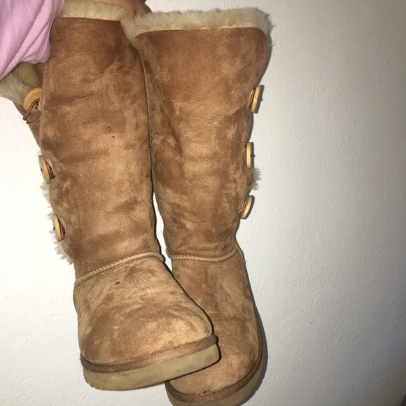 Bailey button uggs - Picture 2 of 4