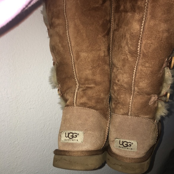 Bailey button uggs - Picture 3 of 4