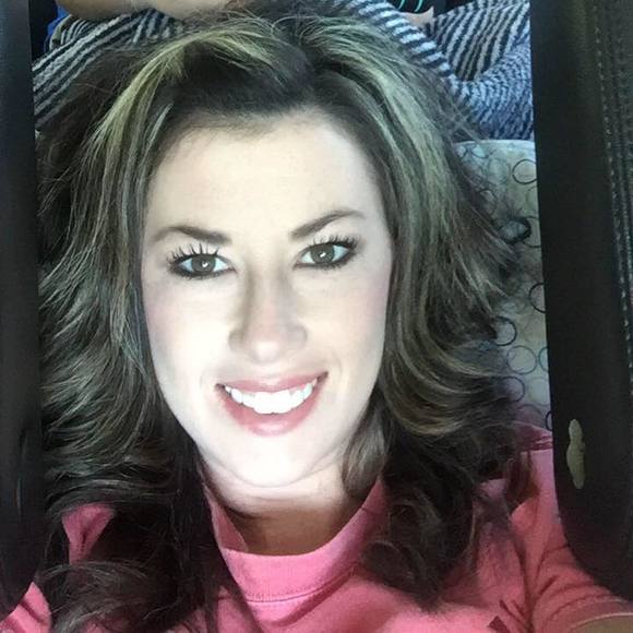 Meet your Posher, Holly - Picture 1 of 1