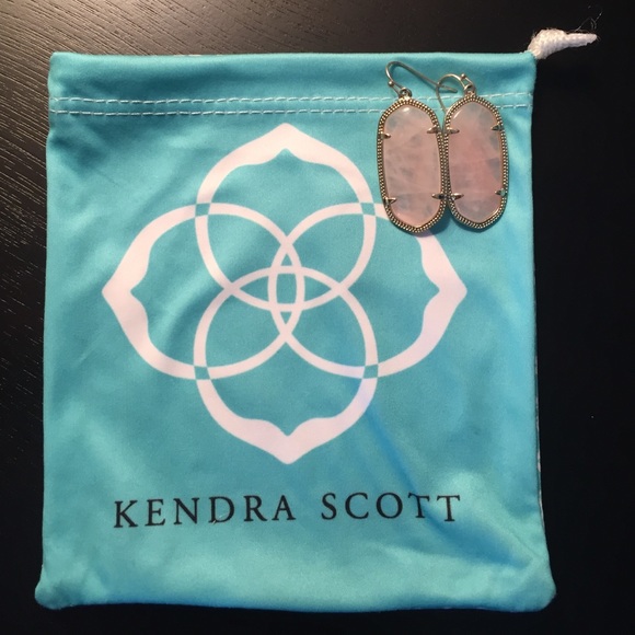 Kendra Scott- Elle drop earrings