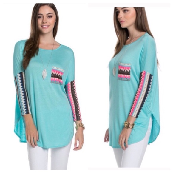 🎀1 SM LEFT🎀 Print Pocket & Sleeves Tee - Picture 2 of 5