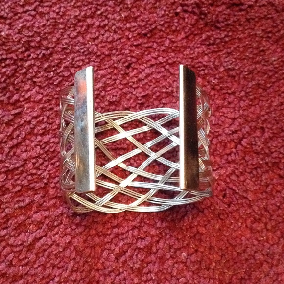Silver toned weaved bracelet - Picture 2 of 3