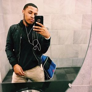 Meet your Posher, Deejay