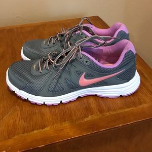 Women's Nike revolution 2 shoes