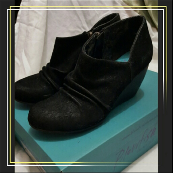 Suede black wedge bootie