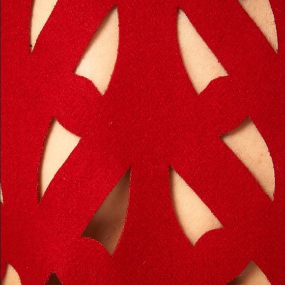 Crop Red Shirt - Picture 2 of 3