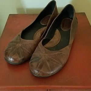 Born leather flats