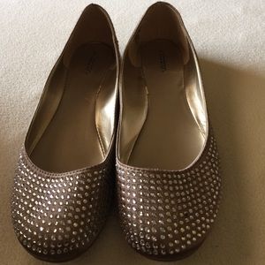 Flat shoes
