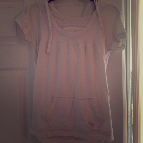 Abercrombie and Fitch beige short sleeve hoodie
