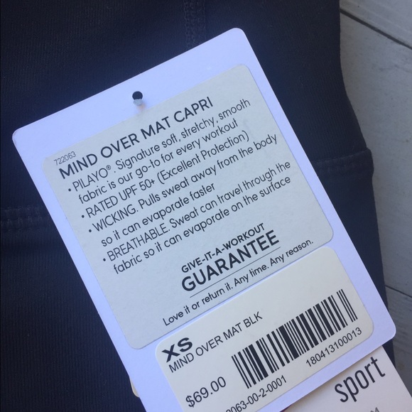 SOLD NWT Athleta Mind Over May capris, XS - Picture 4 of 4