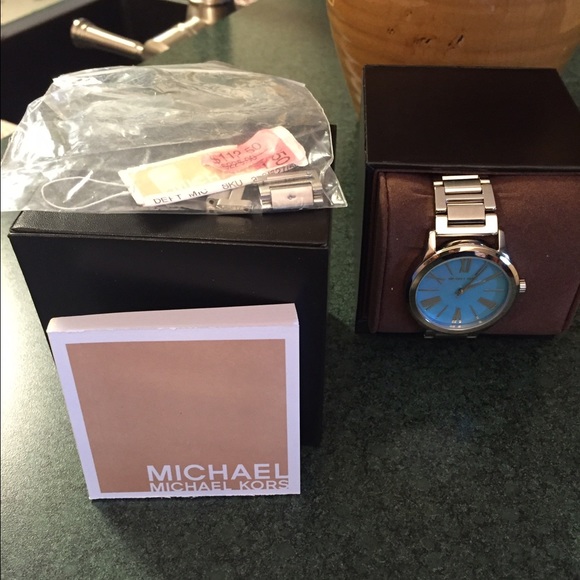 SOLD SOLD Nwt Michael Kors watch