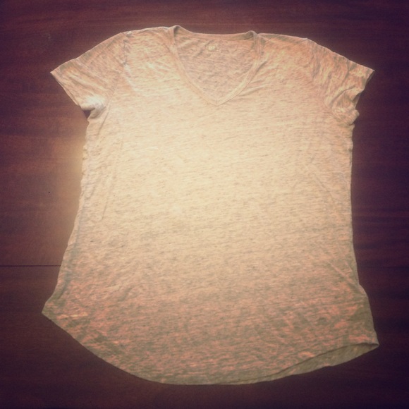 Gap gray top