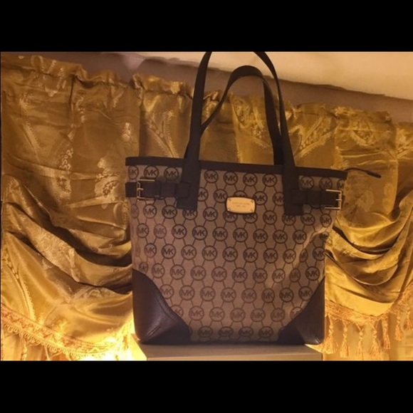 AuthenticSOLD - Picture 3 of 3