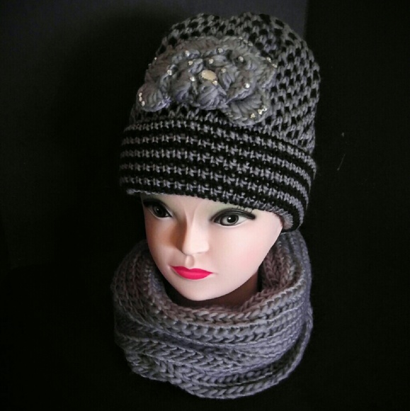 Girls Woven Knitted Beanie Hat & Scarf