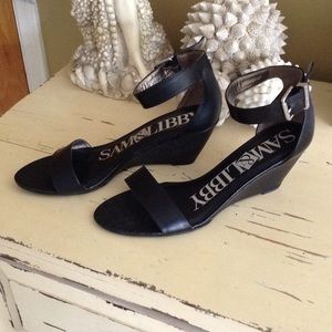 Adorable Black Wedge Sandals