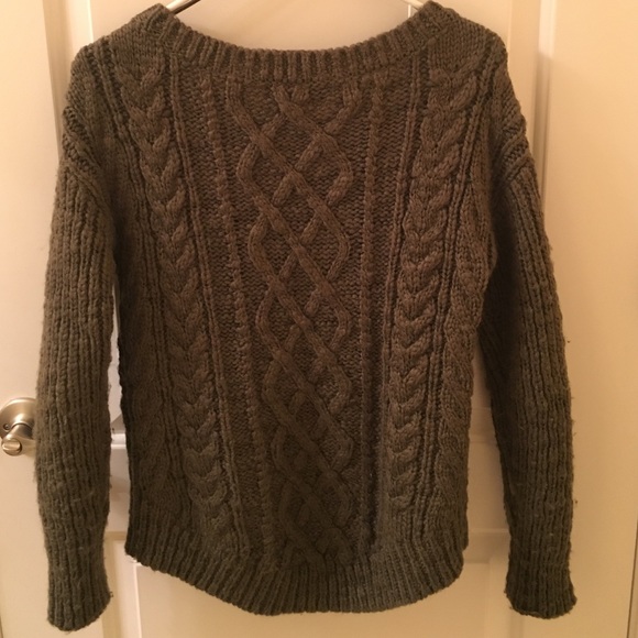 Banana Republic Cable Knit Sweater - Picture 2 of 4