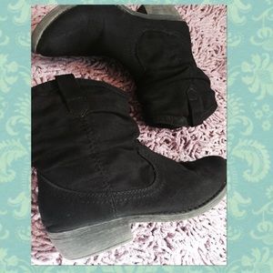 Cute Black Boots!❤️