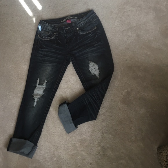 Almost Famous Size 3 Capris