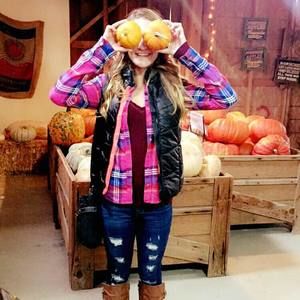 Meet your Posher, Melissa