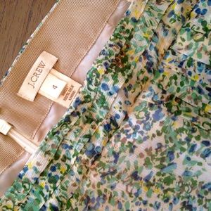 Banana Republic elegant silk skirt