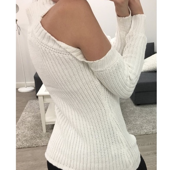 SALE❗️White Knit Sweater - Picture 2 of 3