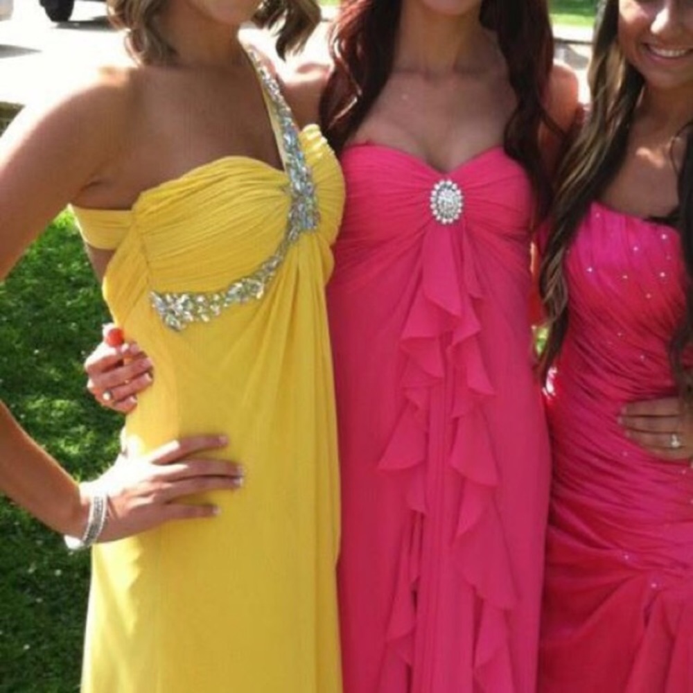 Gorgeous yellow beaded one shoulder dress