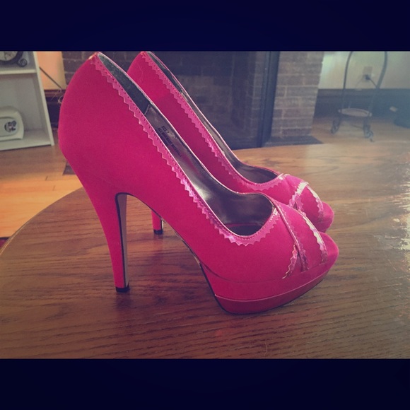 Fun, Sexy Peep-toe Heels!