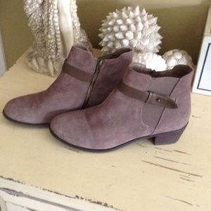 Steve Madden Brown Booties 👢👢