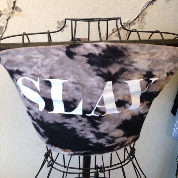 Tie dye bandeau.