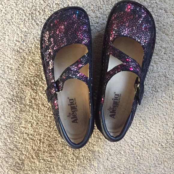 Size 39 Alegria nursing shoes