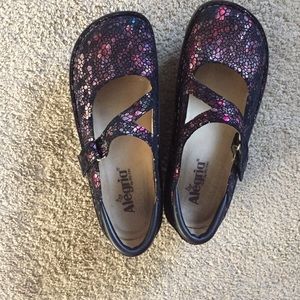 Size 39 Alegria nursing shoes