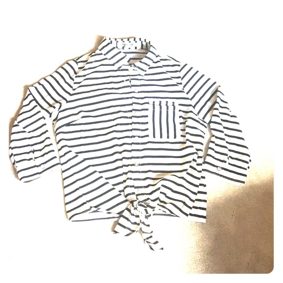 Forever21 S Striped Ivory and Navy Blue Shirt