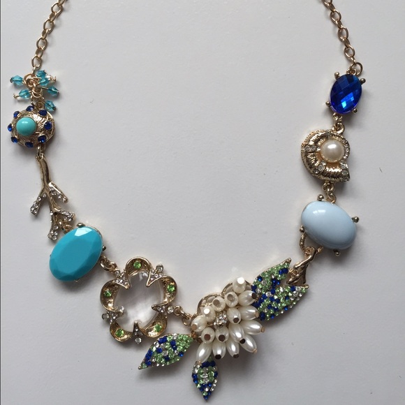 New White pearl floral statement necklace