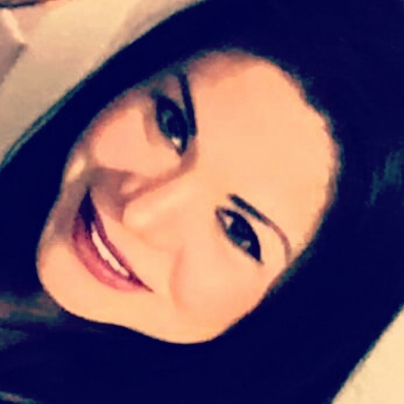 Meet your Posher, Nora