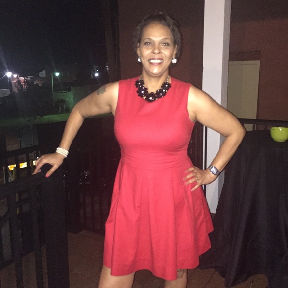 Meet your Posher! - Picture 2 of 4