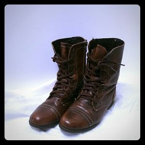 Steve Madden combat boot