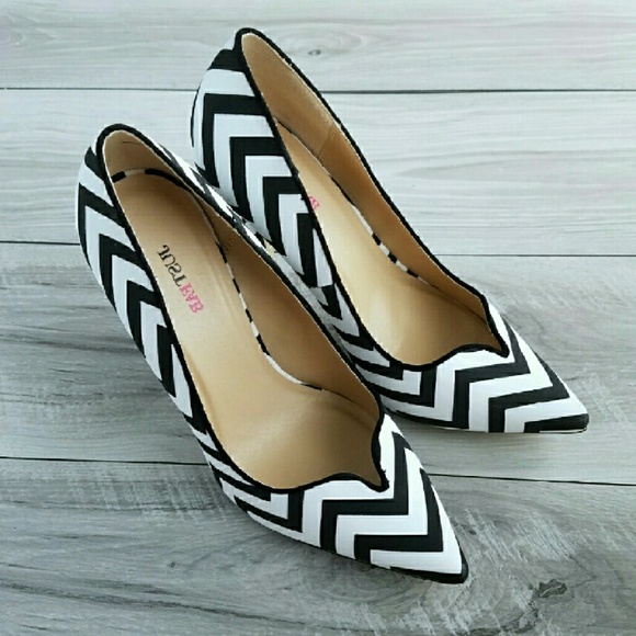 Chevron Black and White Pointed Toe Pumps
