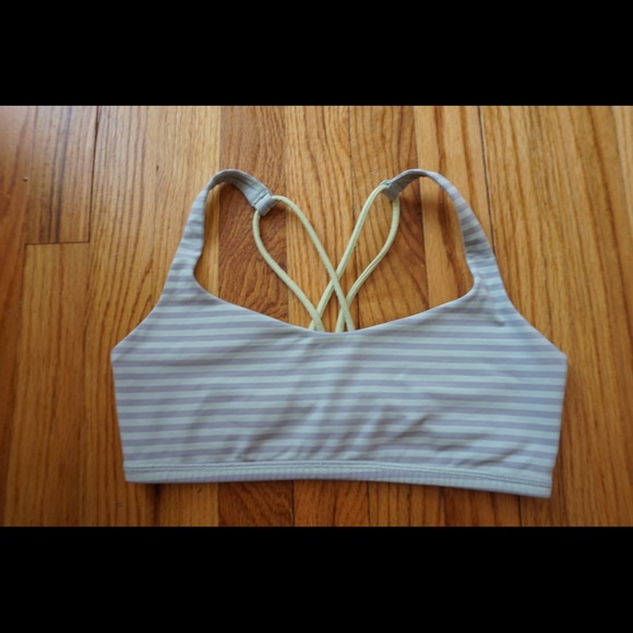 Lululemon free to be bra