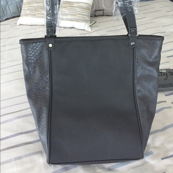 Thirty-one Handbags - Thirty-one Daring Abbey Tote - City Charcoal Snake