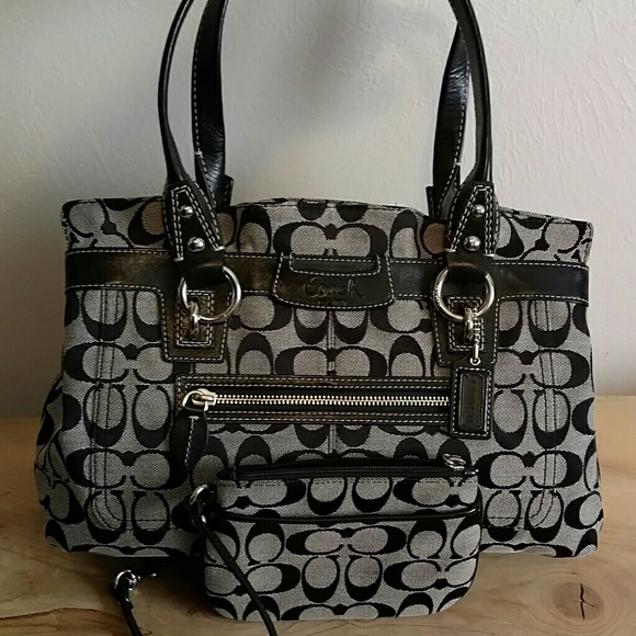 Coach 14696 Penelope Signature Shopper Set